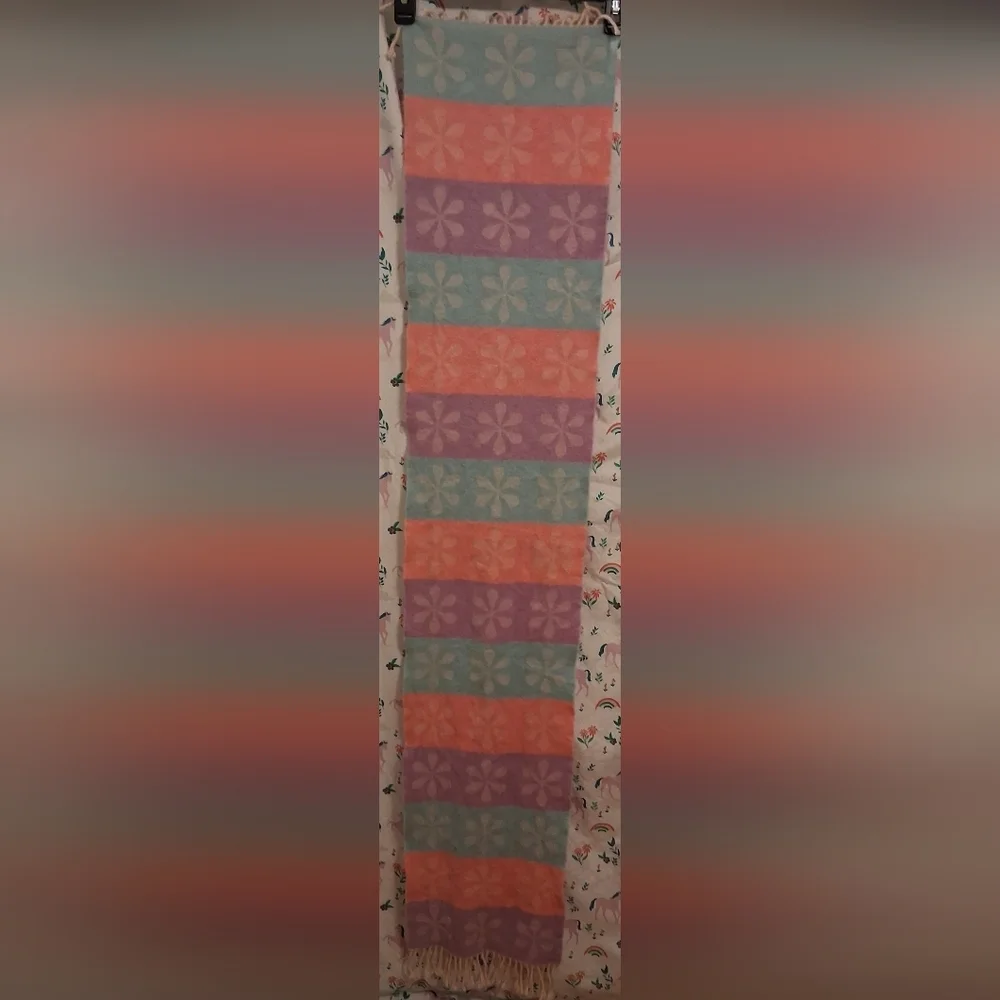 EUC Vintage Y2K R Derwin Clothiers Pastel Scottish Cashnere Retro Flower Scarf